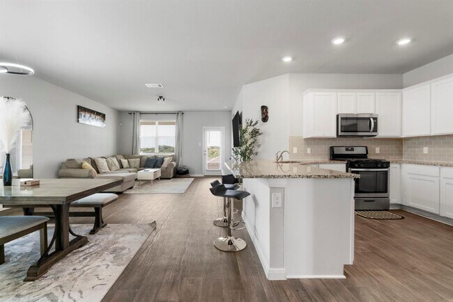 Foto del edificio - 212 Apache Plum Dr