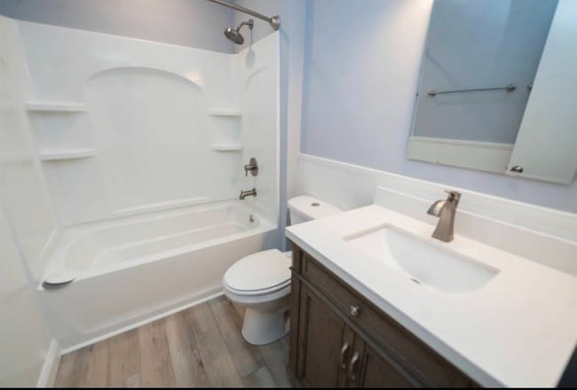 Building Photo - 219 Lakewood Dr