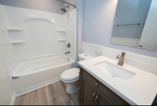 Foto del edificio - 219 Lakewood Dr