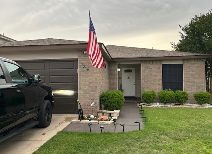 Foto principal - 4-Bedroom, 2-Bath Home in Carriage Hills N...