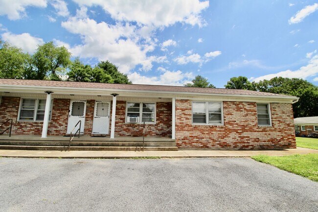 Foto del edificio - 1 bedroom apartment for rent!