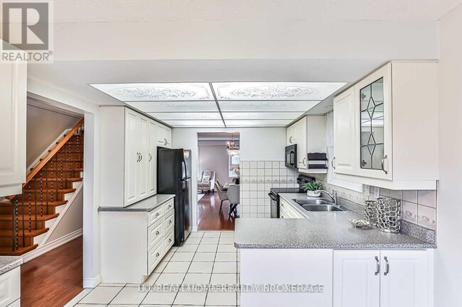 Photo du bâtiment - 115 Carnival Ct