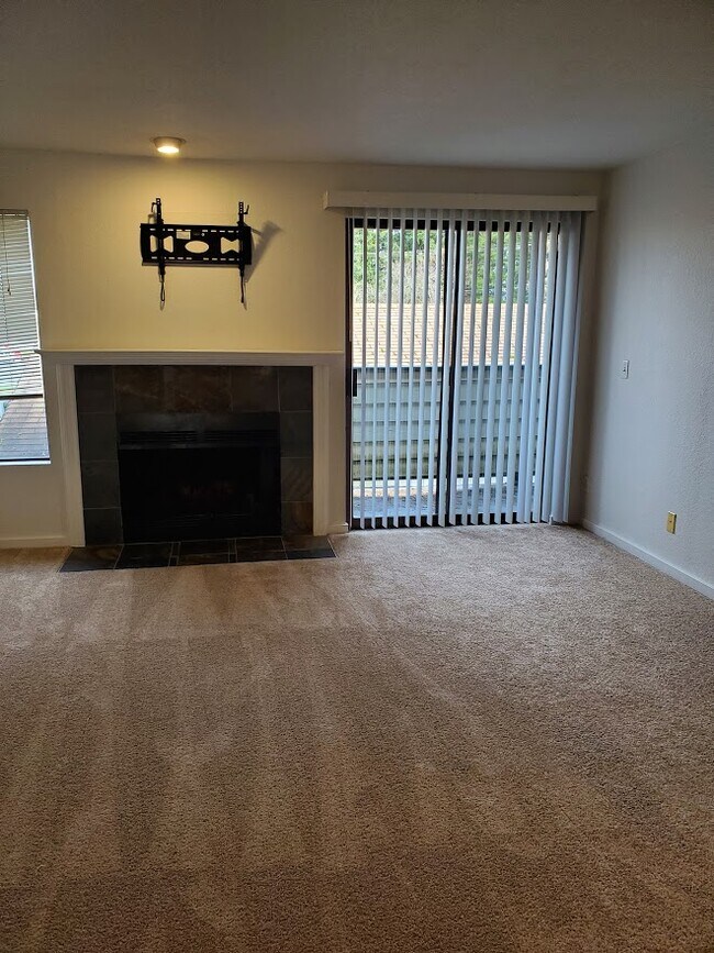 Foto del edificio - 332 Healy Ave