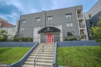 Building Photo - 1940 3rd St NE