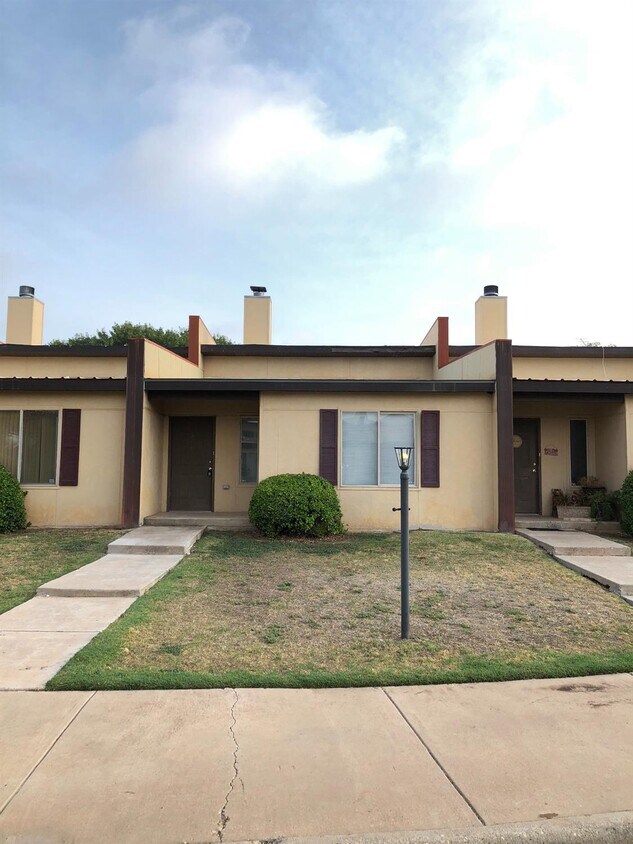 5008 27th St, Lubbock, TX 79407 Townhome Rentals in Lubbock TX