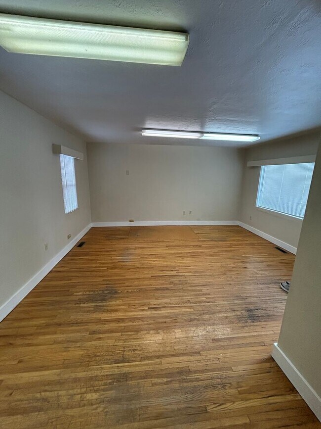 Foto del edificio - 376 W Washington St