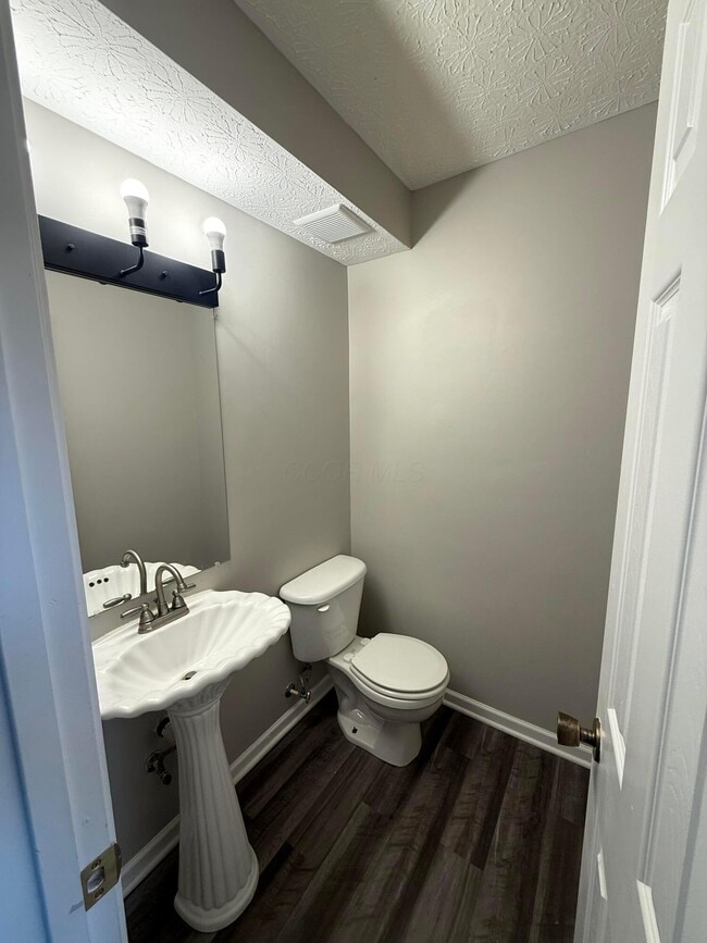 Foto del edificio - 6370 Bellinger Dr