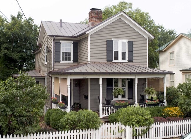 Building Photo - 214 South Street West
