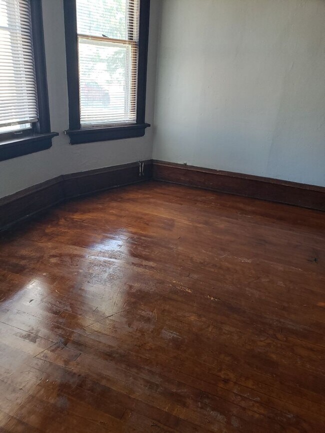 Building Photo - 2729N27thM