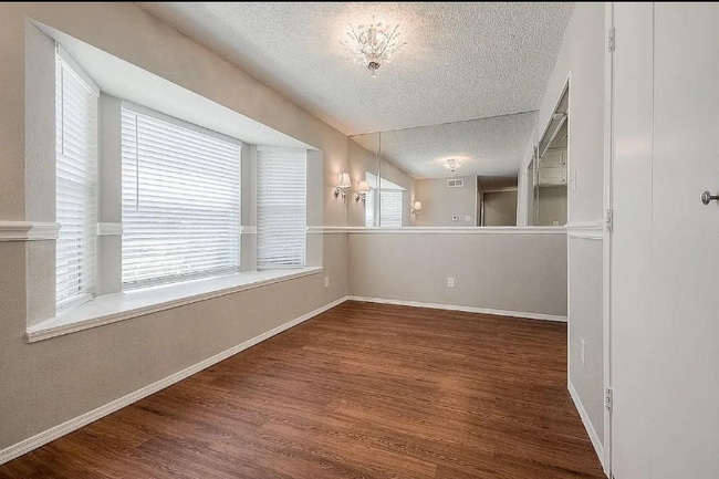 Building Photo - 520 Pecan Acres Ct