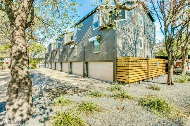 Building Photo - 4403 Buena Vista St