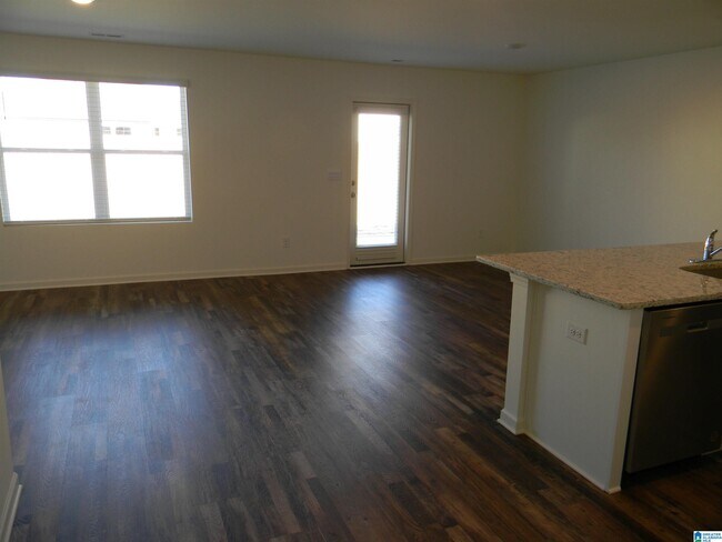 Building Photo - 640 Koslin Ct