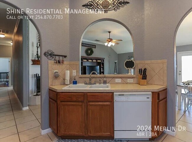 Building Photo - 2026 Merlin Dr