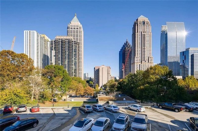 Building Photo - 1074 Peachtree Walk NE