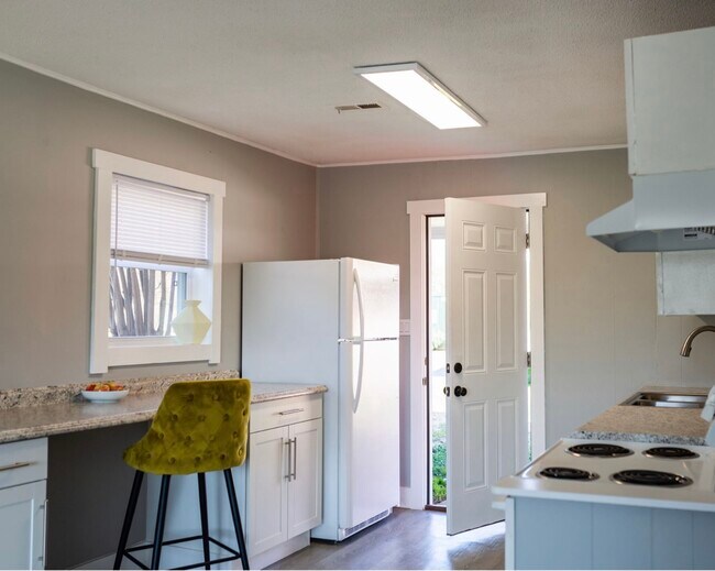Foto del edificio - 4006 Knight Rd SW