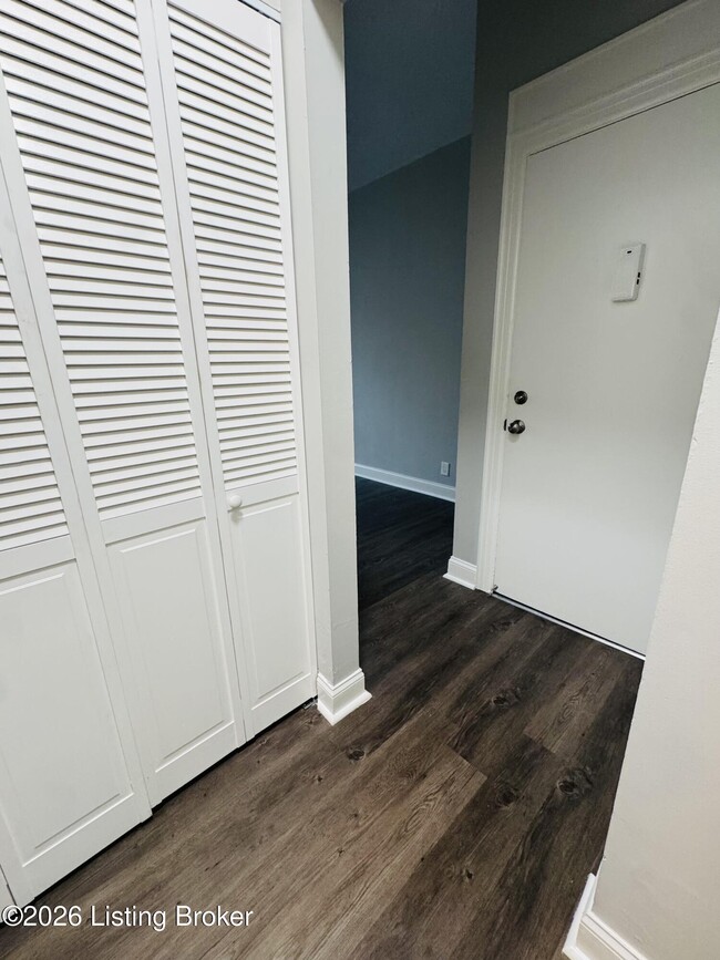 Building Photo - 153 Thierman Ln