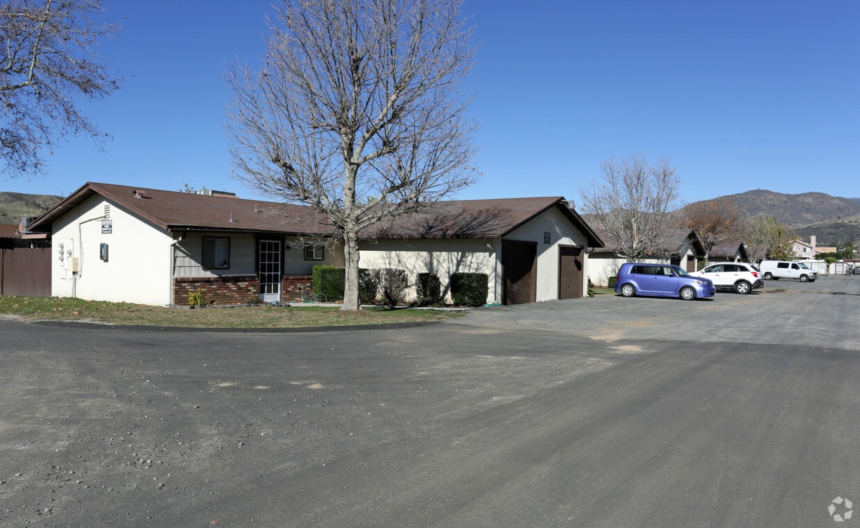 Primary Photo - 10800 Bryant St