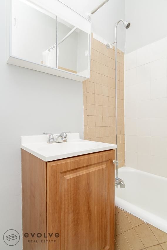 Building Photo - 4600 N Beacon St