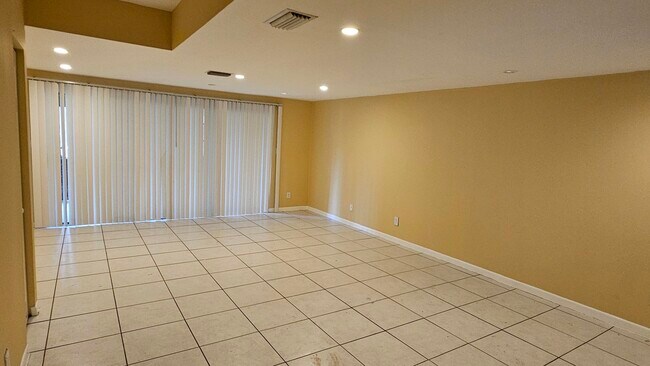 Foto del edificio - 4621 NW 88th Ave