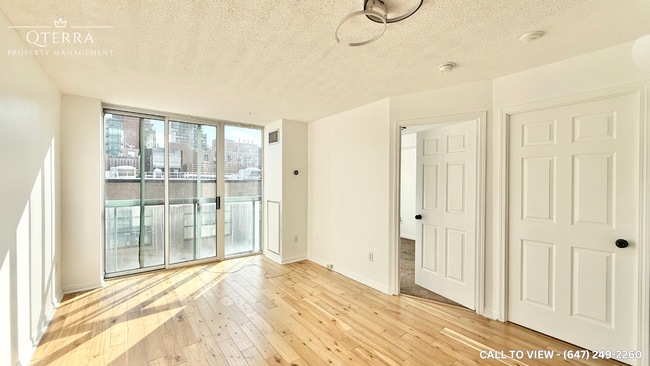 Building Photo - 311 Richmond St E