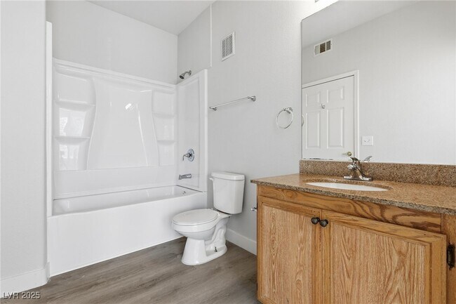 Foto del edificio - 10001 Peace Way