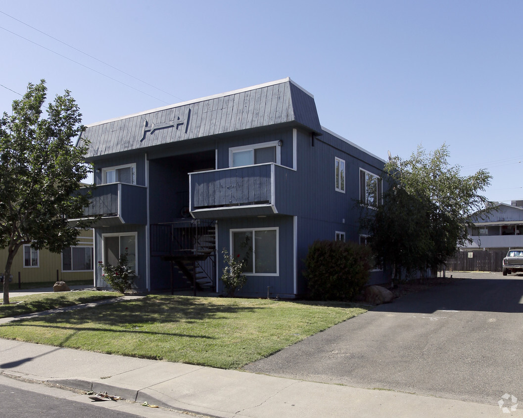 Building Photo - Oakmont Way Apartments