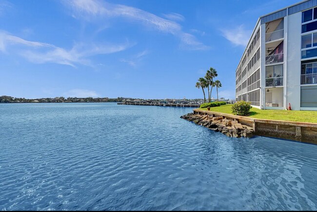 Foto del edificio - 896 N Federal Hwy