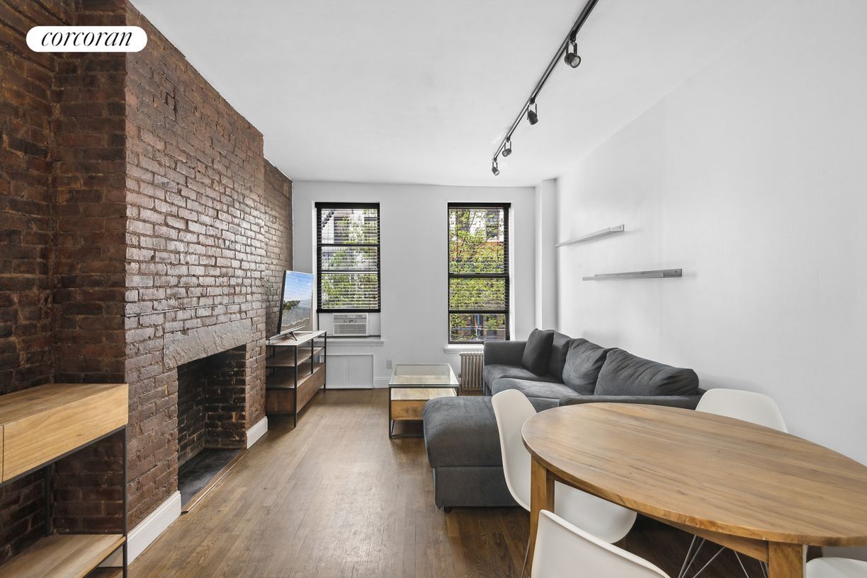 Primary Photo - 237 E 24th St