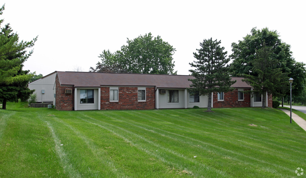 Primary Photo - Vandalia Village Apartments