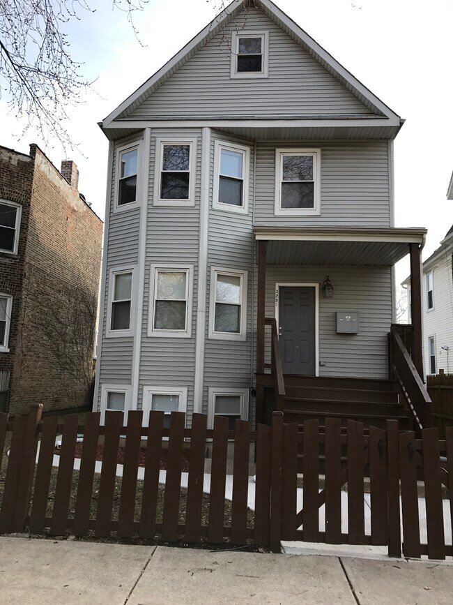 Building Photo - 3251 W Berteau Ave