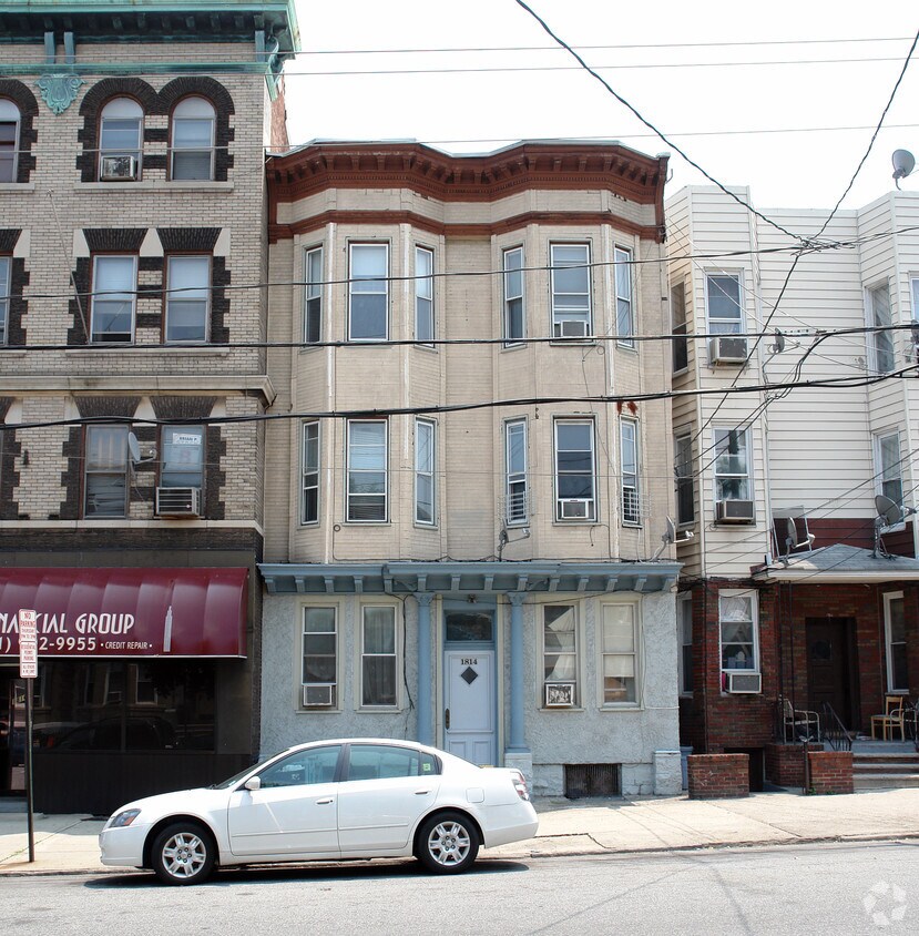 Building Photo - 1814 Palisade Ave