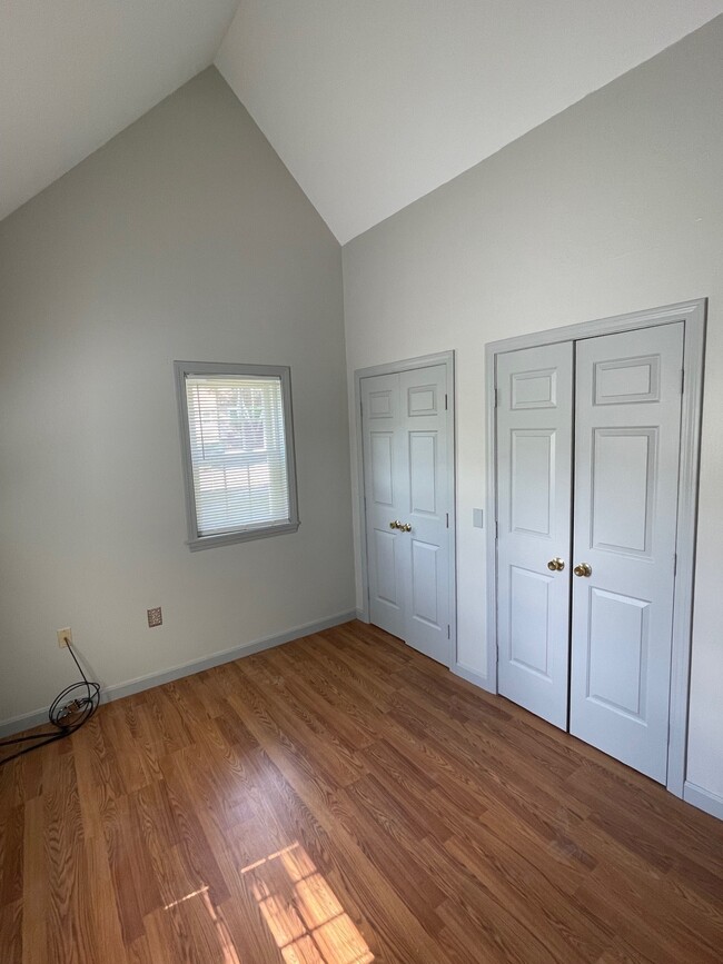Building Photo - 4 Bayberry Dr