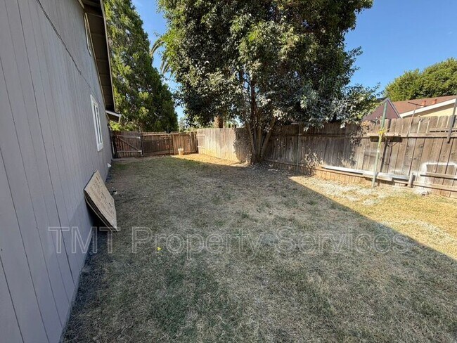 Foto del edificio - 8583 Fairlawn Ct