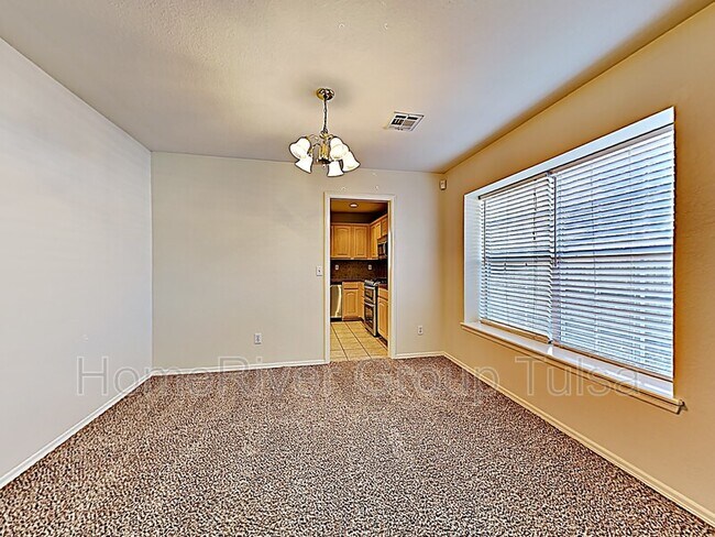 Foto del edificio - 9910 N 117th E Ave