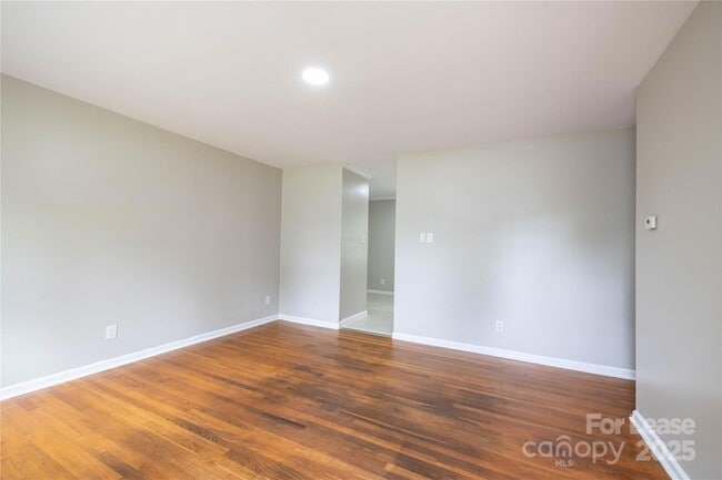 Foto del edificio - 4438 Gainsborough Rd