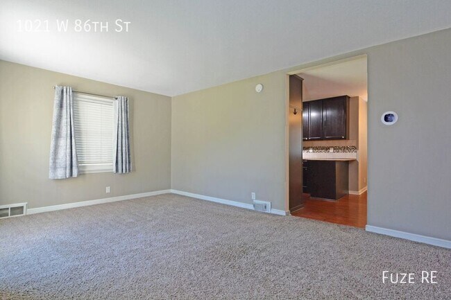 Foto del edificio - 1021 W 86th St