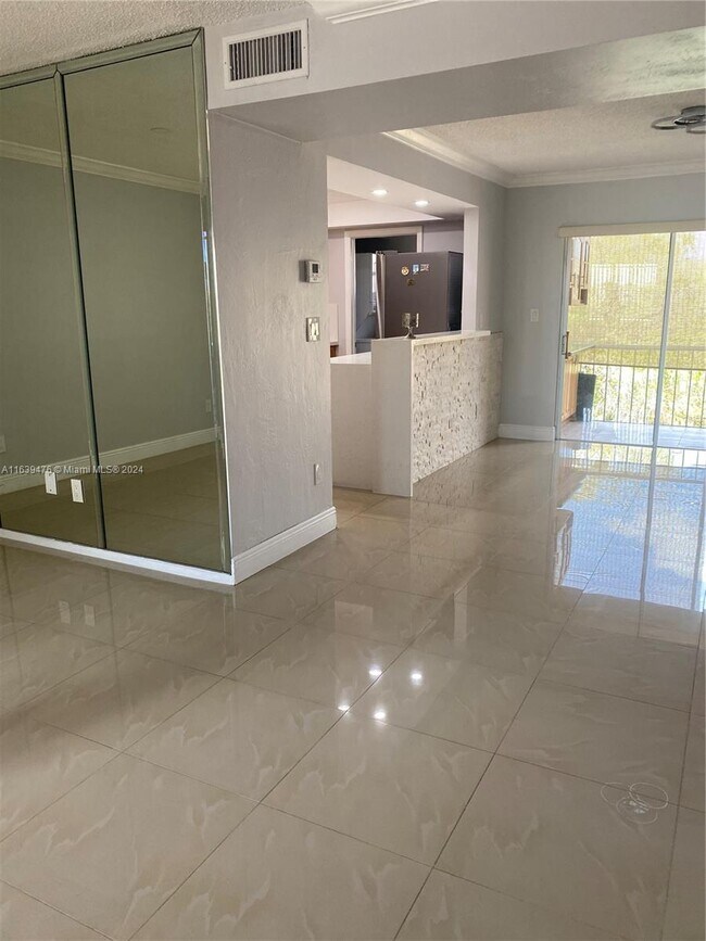 Foto del edificio - 8401 SW 107th Ave