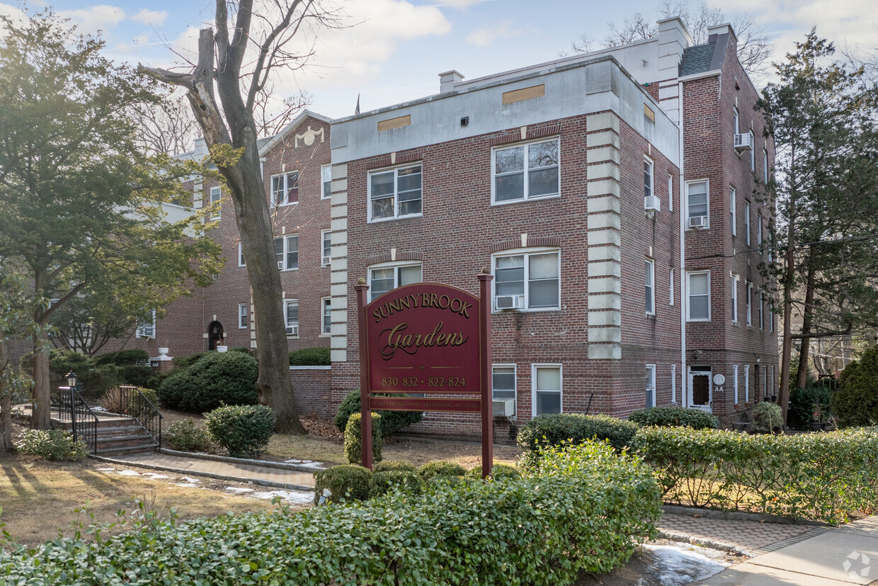 822 Palmer Rd - Sunnybrook Gardens Apartments