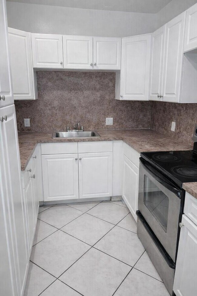 Foto del edificio - 2512 NW 9th Ct