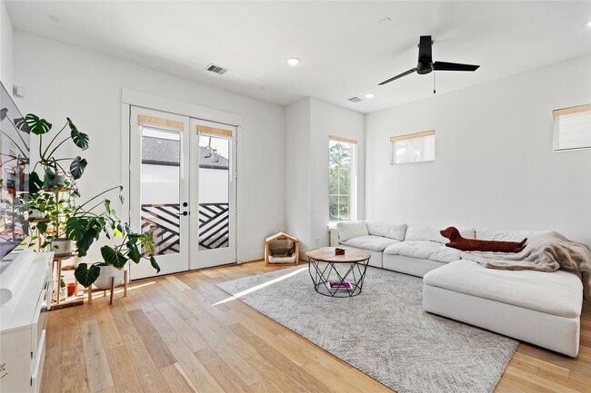 Foto del edificio - 1835 Flowing Springs Trail