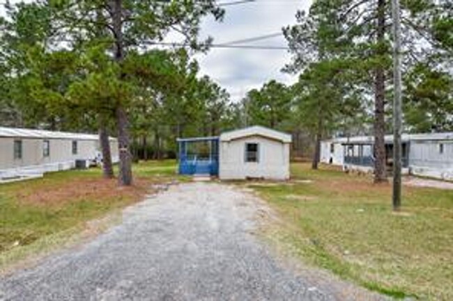 Building Photo - Stunning Manufactured house ready to move in!