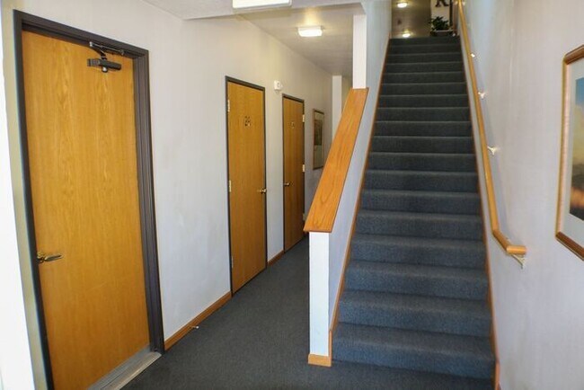 Foto del edificio - $1,215 | 2 Bedroom, 2 Bathroom CONDO | Designed for Ages 55+ | PET Friendly* | Available for Nove...