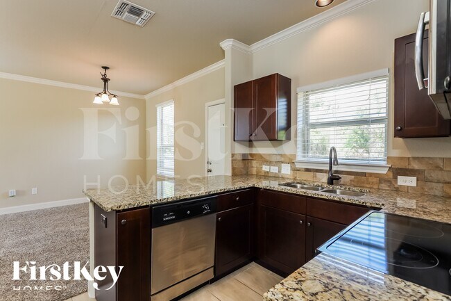 Foto del edificio - 4011 Anton Dr