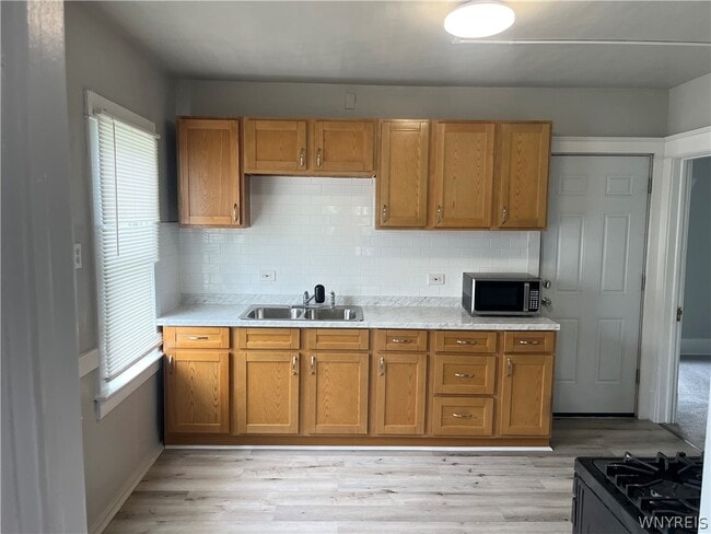 Building Photo - 91 Amber St