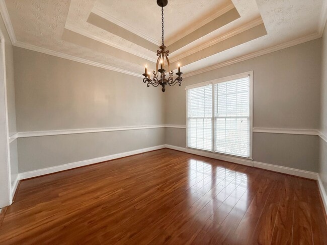 Foto del edificio - WATERFRONT PROPERTY - A MUST SEE!