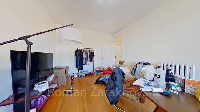 Foto del edificio - 42 Strathmore Rd