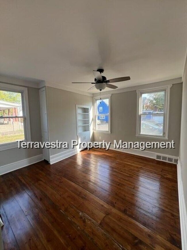 122 E Mulberry St Unit 1, Millville, NJ 08332 Room for Rent in Millville, NJ