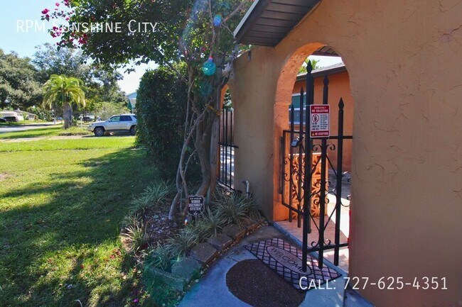 Foto del edificio - 849 15th Ave SW