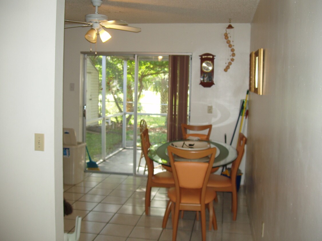 Building Photo - 4713 SW 66th Terrace