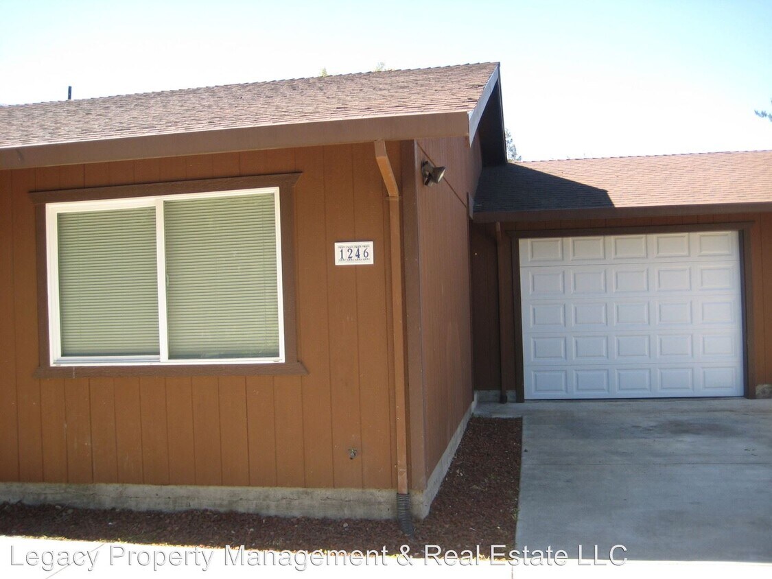 Primary Photo - 1240 Grayson Ave
